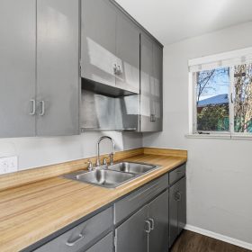 Photo Gallery for Unit 06